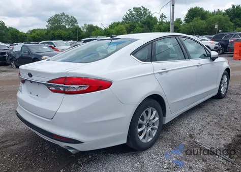 2018 Ford Fusion S z USA, uszkodzony, nr VIN 3FA6P0G76JR156558